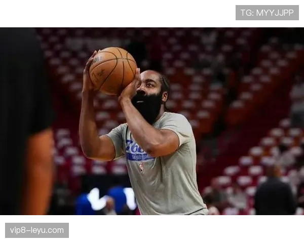 哈登外线火力全开，再次展现三分致命威胁