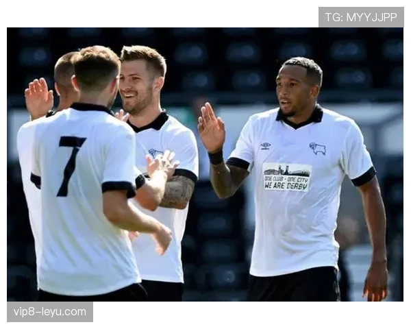 泰勒·罗伯茨表现稳健，助力球队强势冲击英超冠军