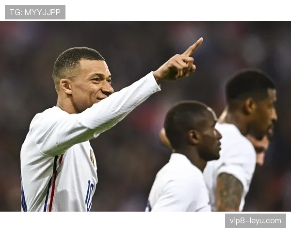 维尼修斯技术动作慢镜分析：盘带突破与变向细节展现个人能力