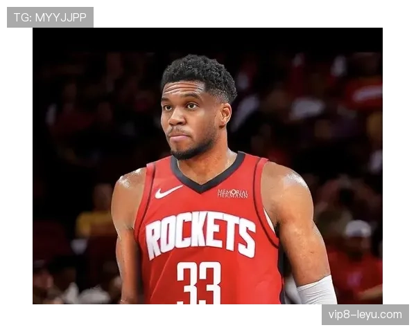 埃迪·琼斯突破拉开空间助球队提升关键时刻得分效率