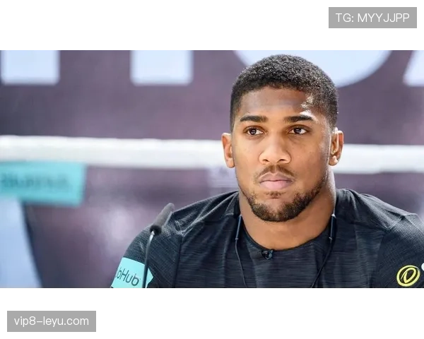 安东尼·约书亚训练完直接去夜店，穿高定西装喝黑桃A？